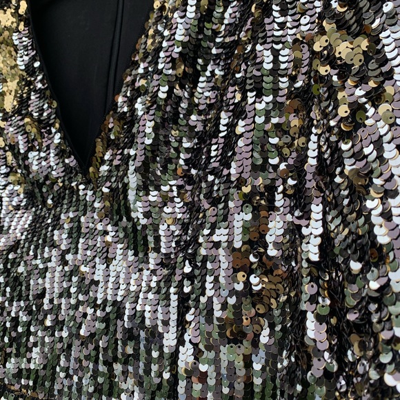 AIDAN MATTOX Sequin V-Neck Long Sleeve | 10 - Picture 4 of 16